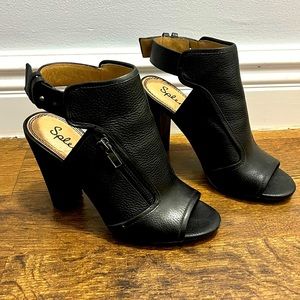 Splendid Leather Peep-toe Heels